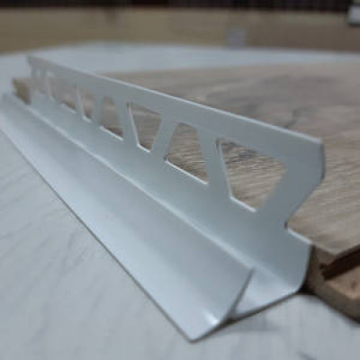 Кут плиточний 2,5м 7мм внутр білий пласт